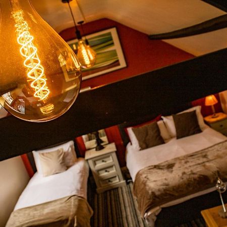 The Dolphin Hotel ชาร์ด ภายนอก รูปภาพ
